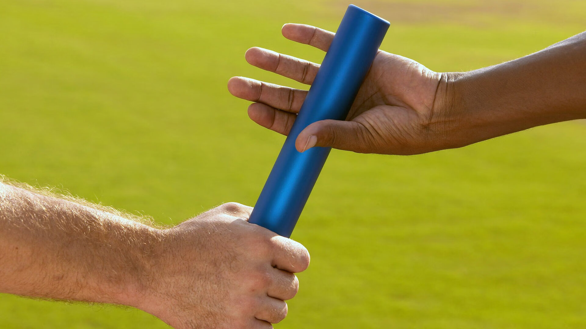 九游体育官网入口-_城市骑行马拉松：绿色出行引领新风尚_，穿骑行服跑马拉松